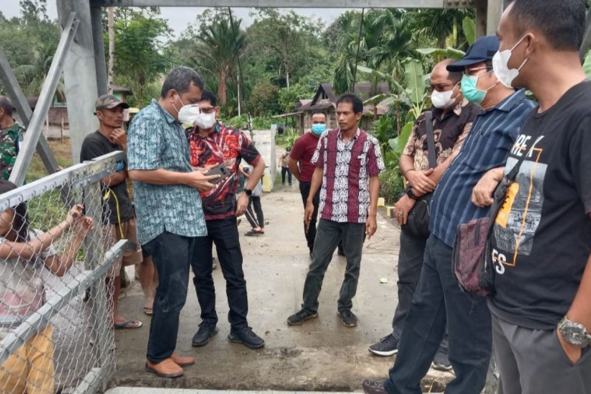 Tim BBPJN tinjau jembatan gantung  yang rusak di Nias Utara