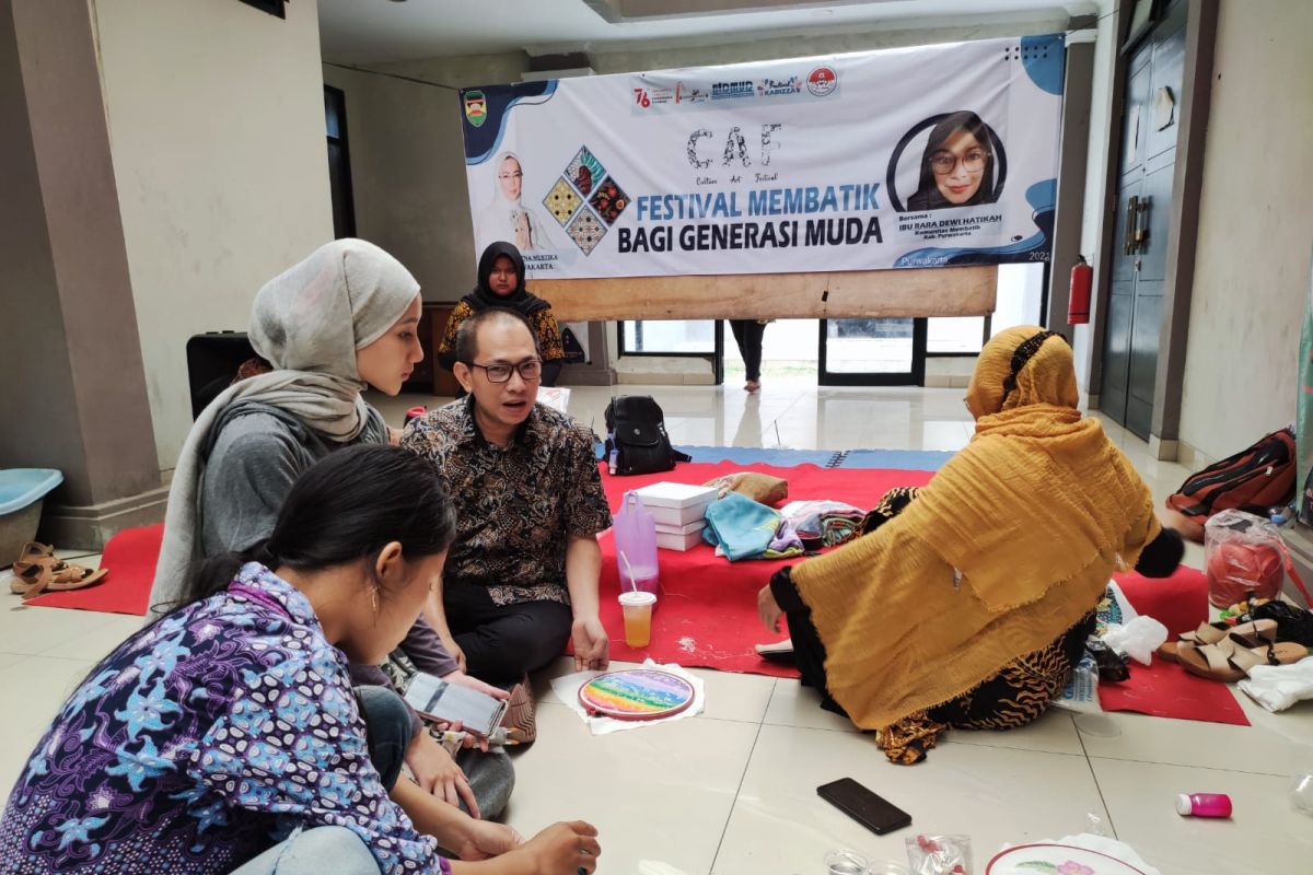 Hari Batik Nasional, Purwakarta gelar Festival Membatik Bagi Generasi Muda