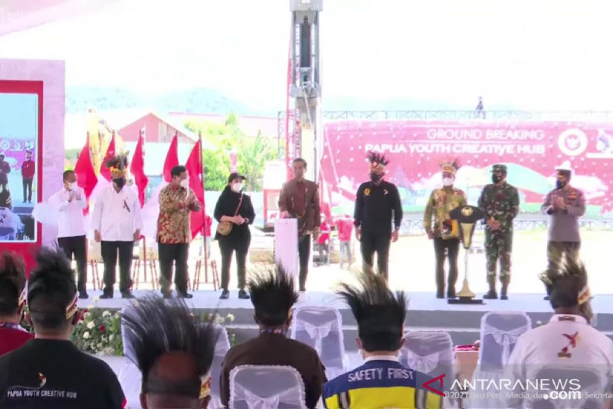 Jokowi: "Papua Youth Creative Hub" jadi pusat kembangkan talenta Papua