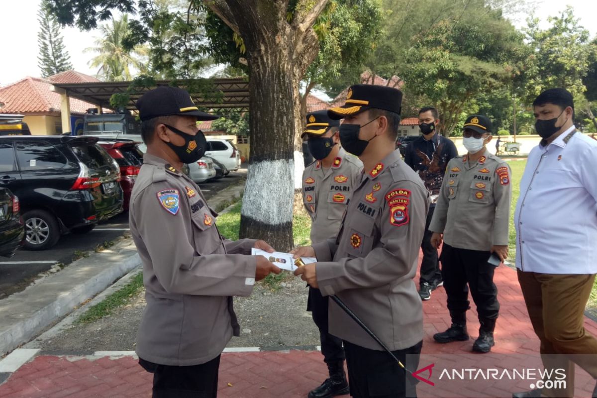 Kapolres Serang Kota beri penghargaan pada Kanit Binmas Polsek Taktakan