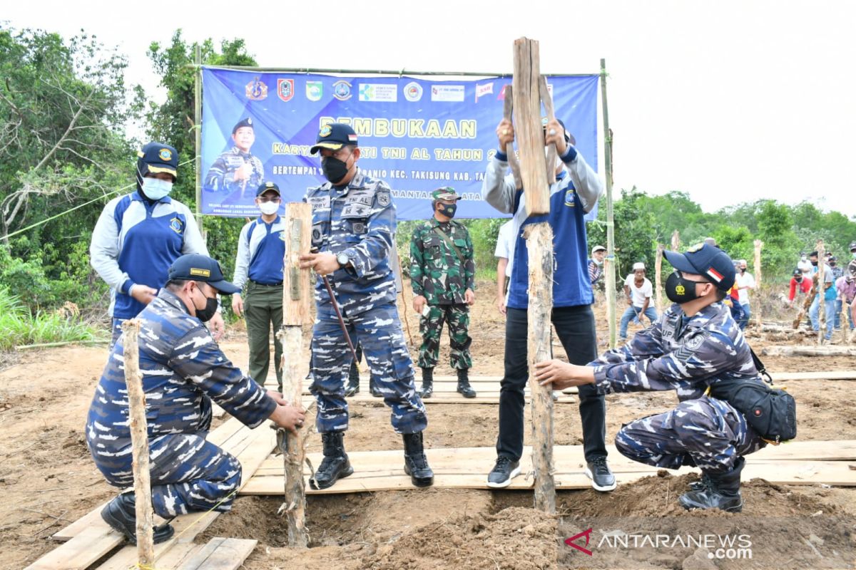 Desa Tabanio-Kalsel dijadikan TNI-AL Kampung Bahari Nusantara