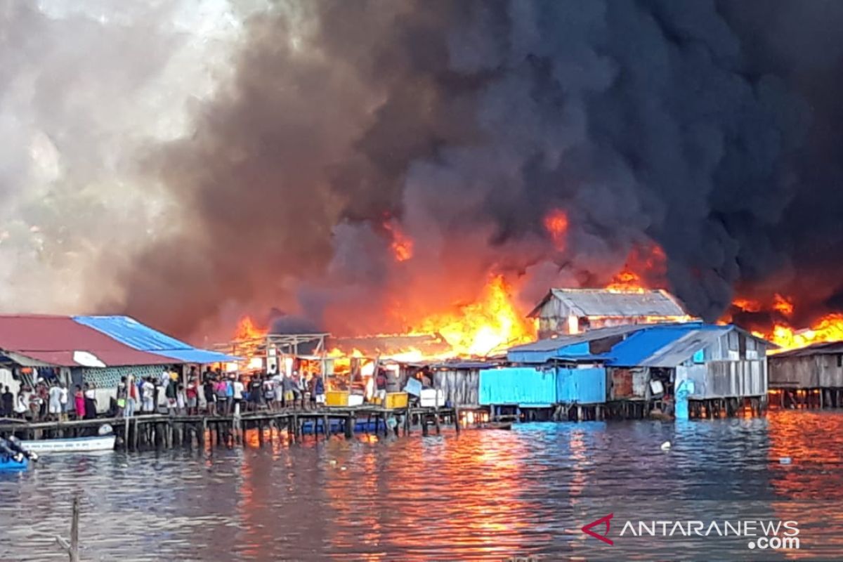 Kembali dari meliput di 