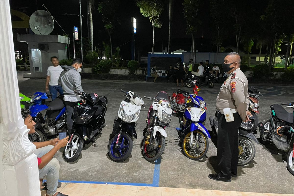 12 sepeda motor diamankan Polres Agam saat balap liar