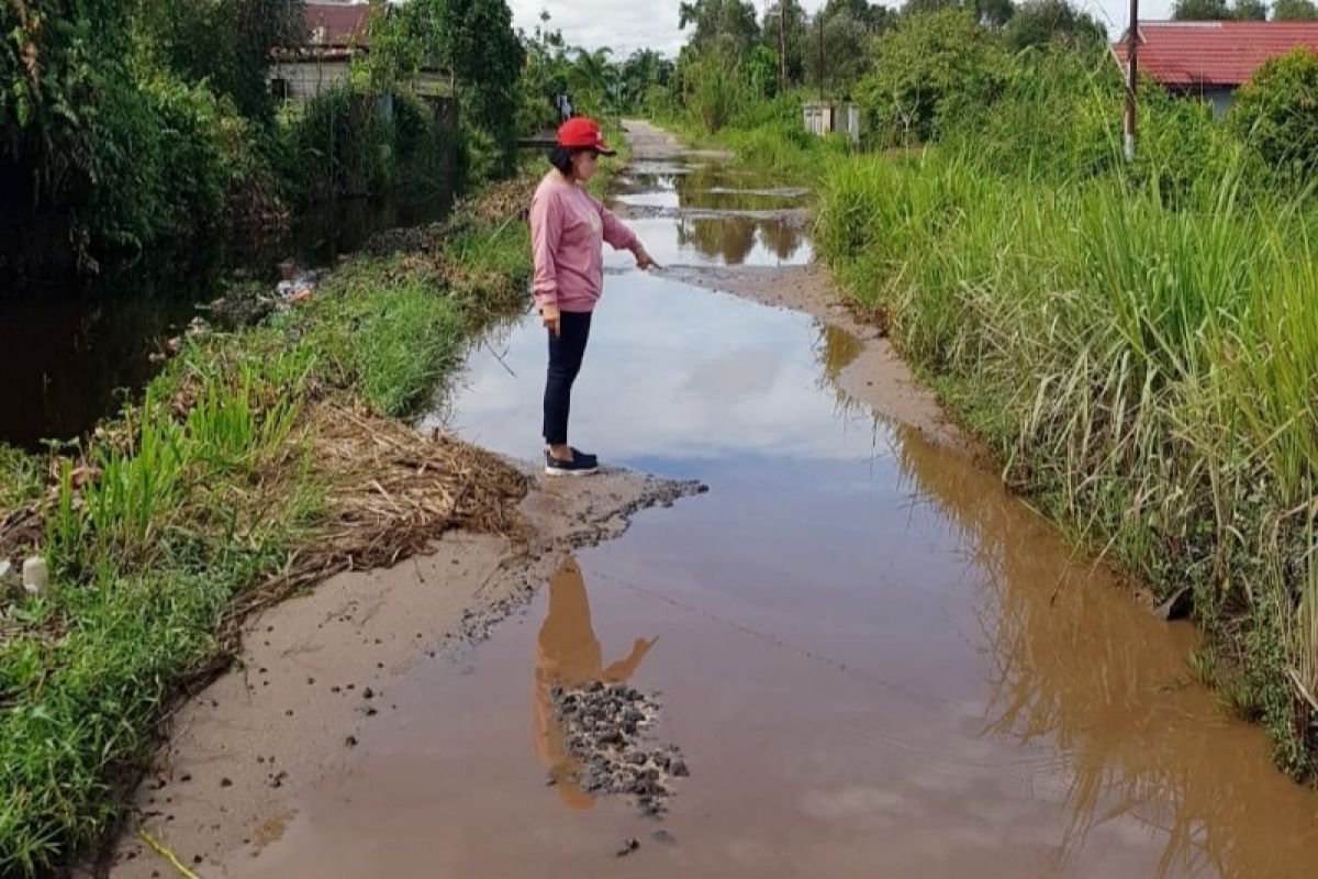 Ketua DPRD Kotim dorong percepatan peningkatan jalan permukiman