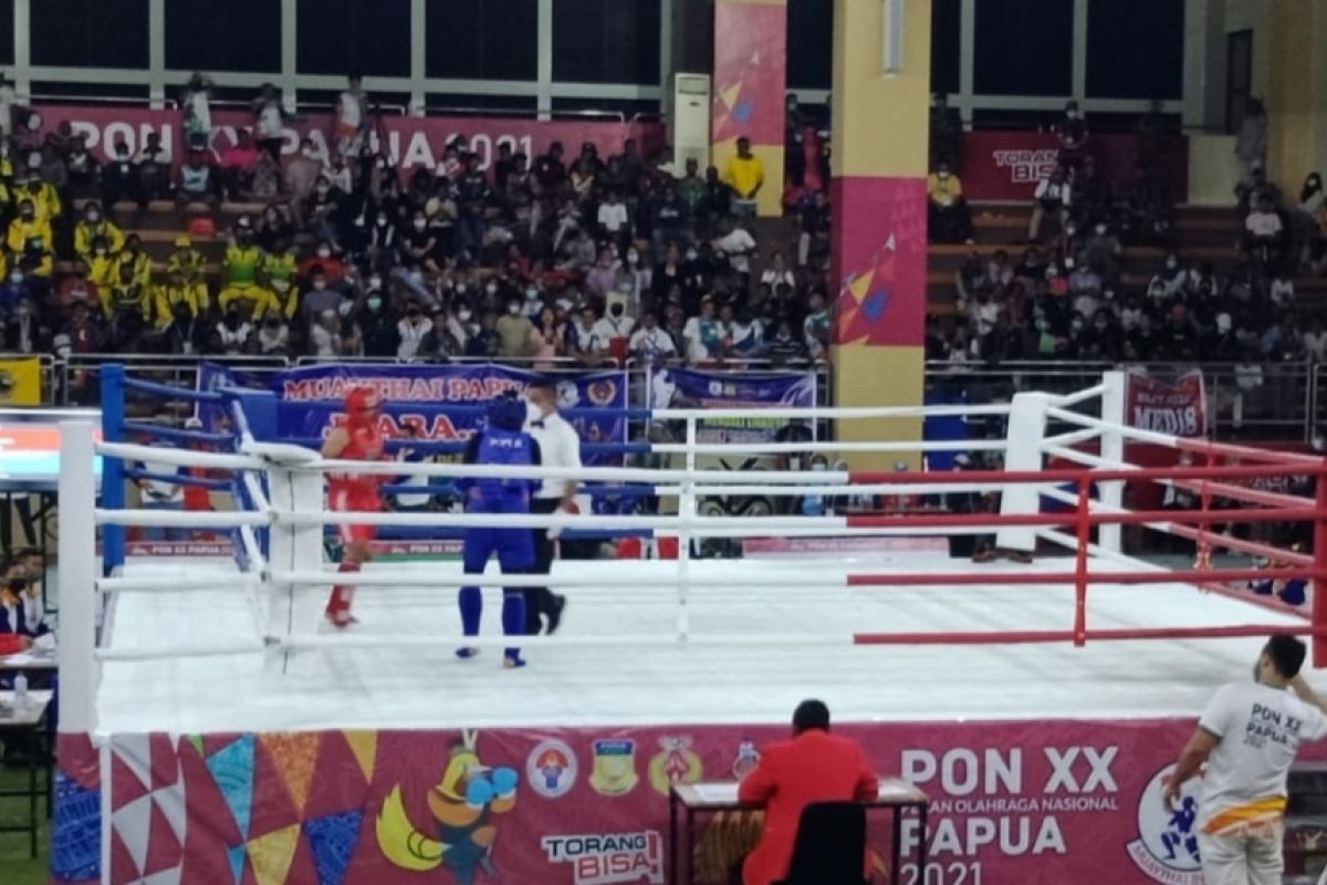 PON Papua - Ade Mutia atlet muathay sumbang medali perak bagi Kalbar