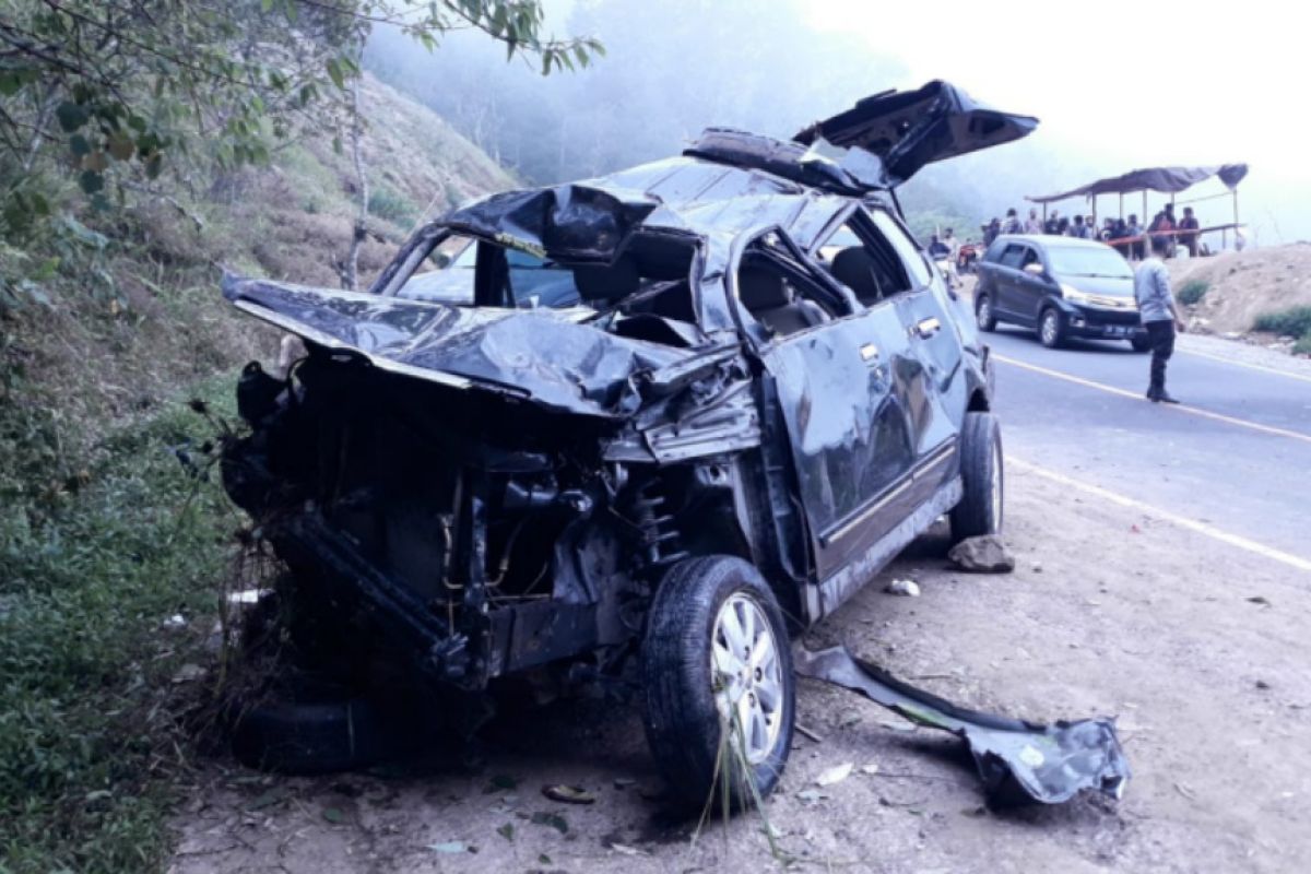 Mobil terjun ke jurang di Pusuk Sembalun, satu orang tewas