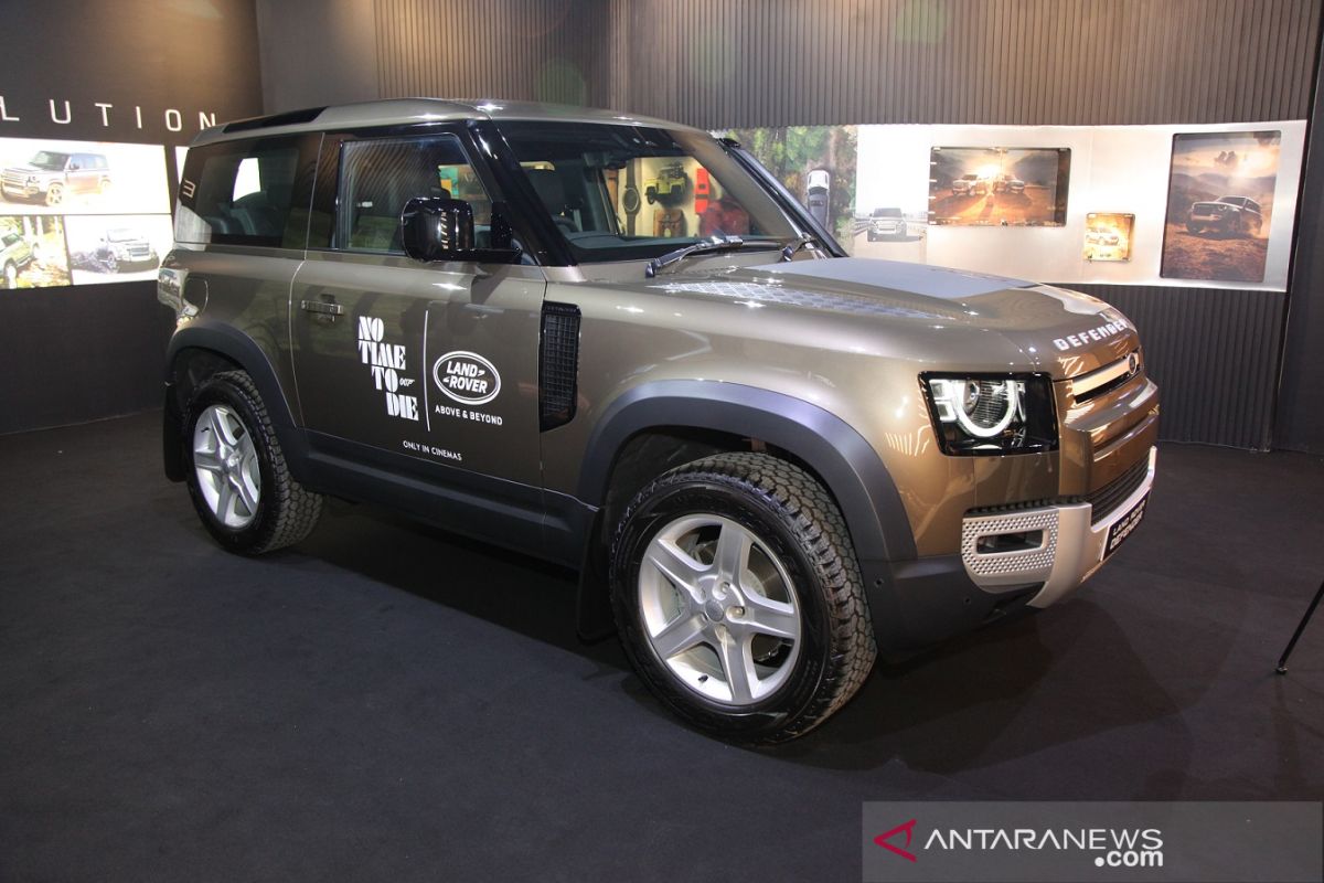 Land Rover Indonesia hadirkan "pop-up display"di Ashta District 8