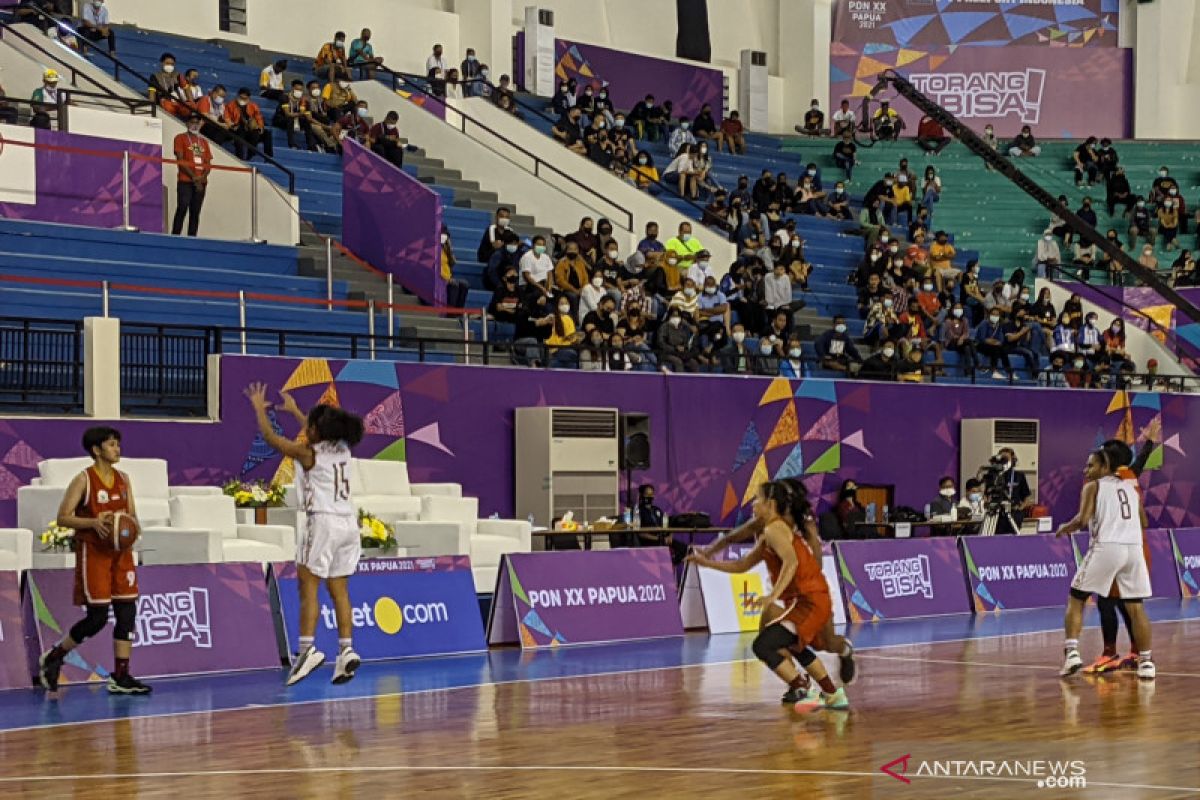 Basket putri Sulawesi Selatan ke semifinal usai kalahkan Papua 68-45