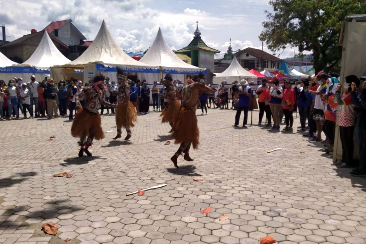 Ketua Umum PB Porlasi buka lomba layar PON Papua