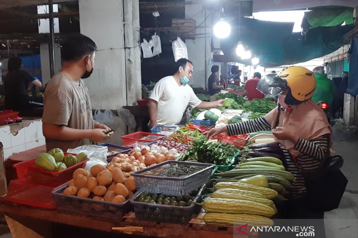 Intensitas hujan tinggi picu harga sayuran di Pontianak naik