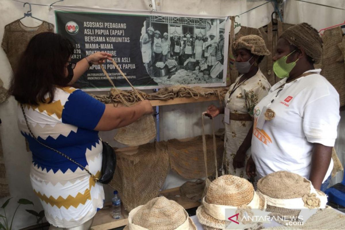 Penjualan noken meningkat karena PON Papua