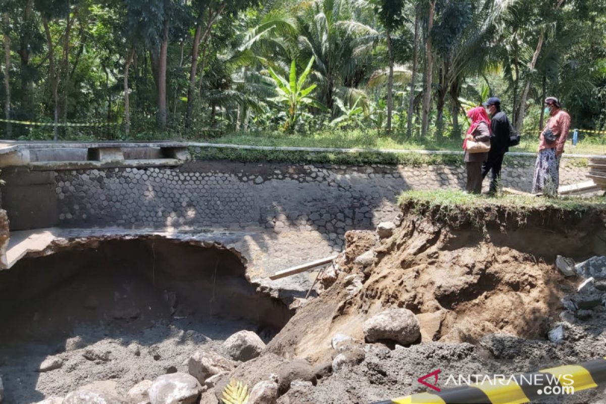 Kulon Progo uji coba mengalirkan air irigasi Kalibawang di Pantog Wetan