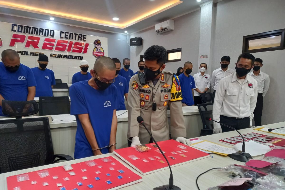 Oknum guru pecandu dan miliki ganja di Sukabumi ditangkap polisi