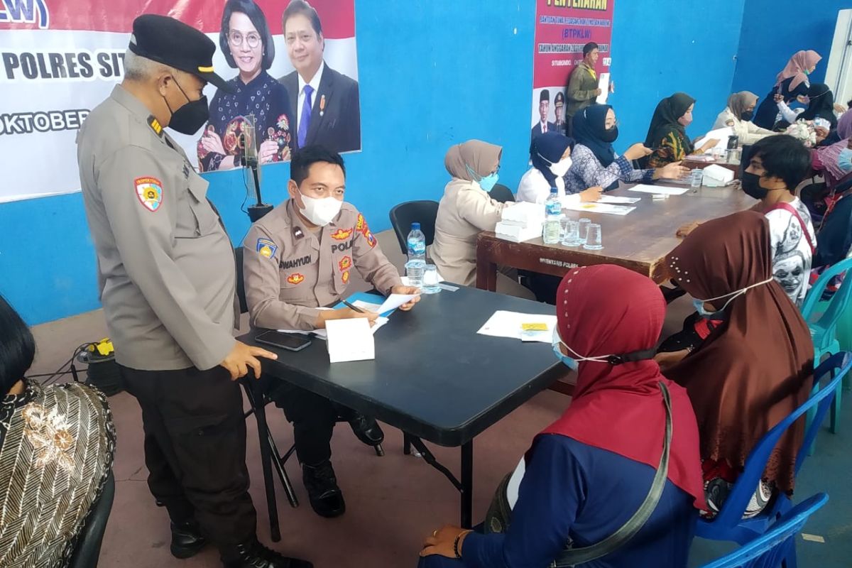 Polres Situbondo salurkan bantuan uang tunai program Kementerian Keuangan