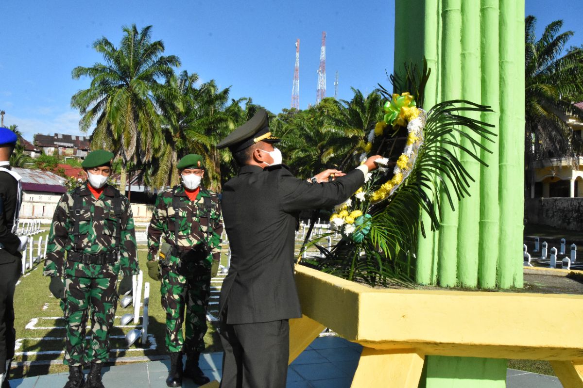 Danrem 023/KS pimpin ziarah di Taman Makam Pahlawan Sibolga