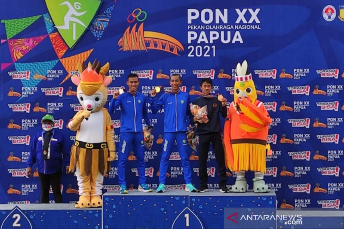 Agus Prayogo raih medali emas nomor lari 5.000 meter putra PON Papua