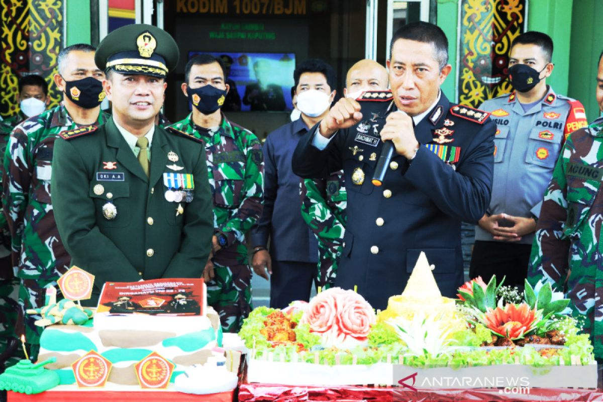 HUT TNI ke-76, Kapolresta Banjarmasin kunjungi Kodim 1007/Bjm