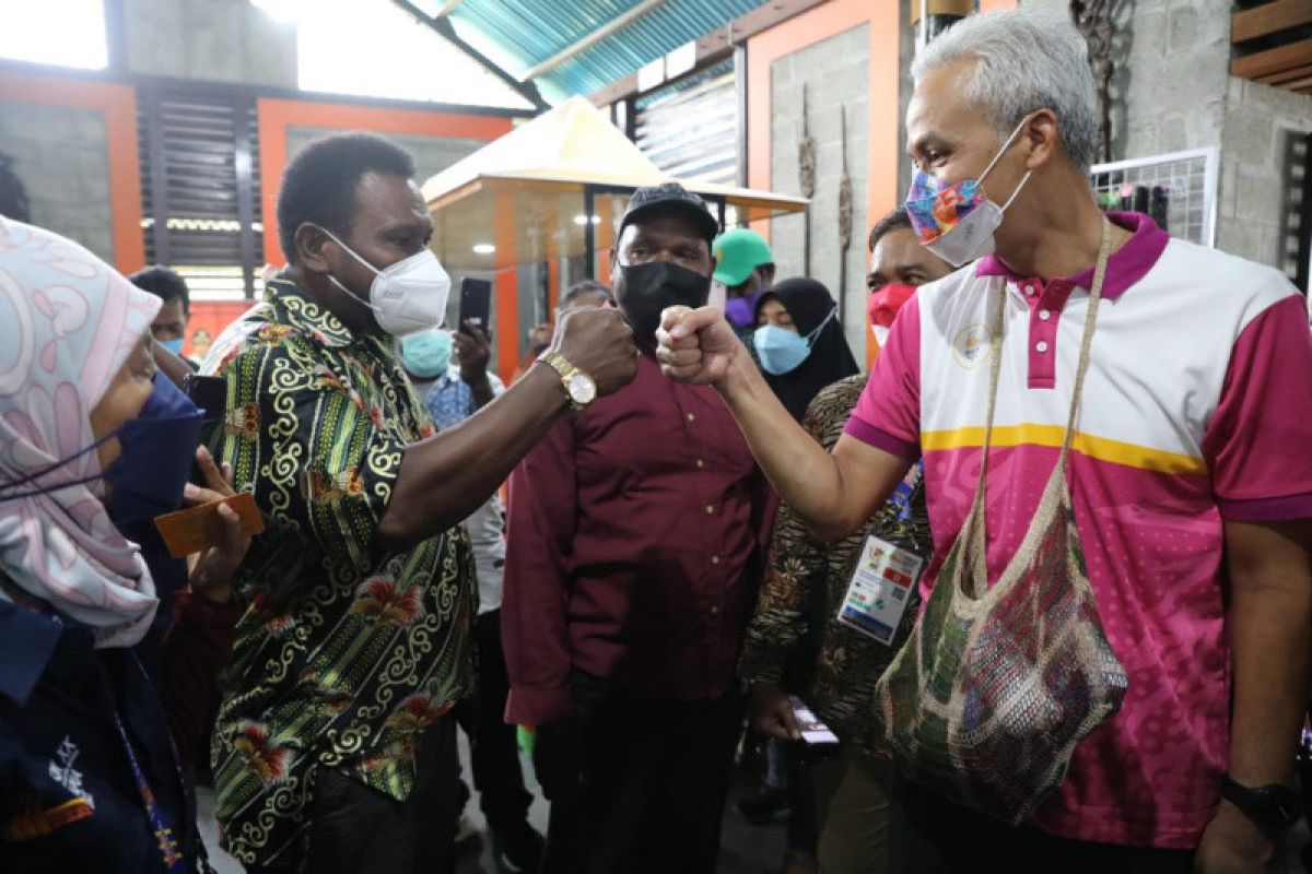 Masyarakat dari Papua terkesan keramahan warga Jawa Tengah
