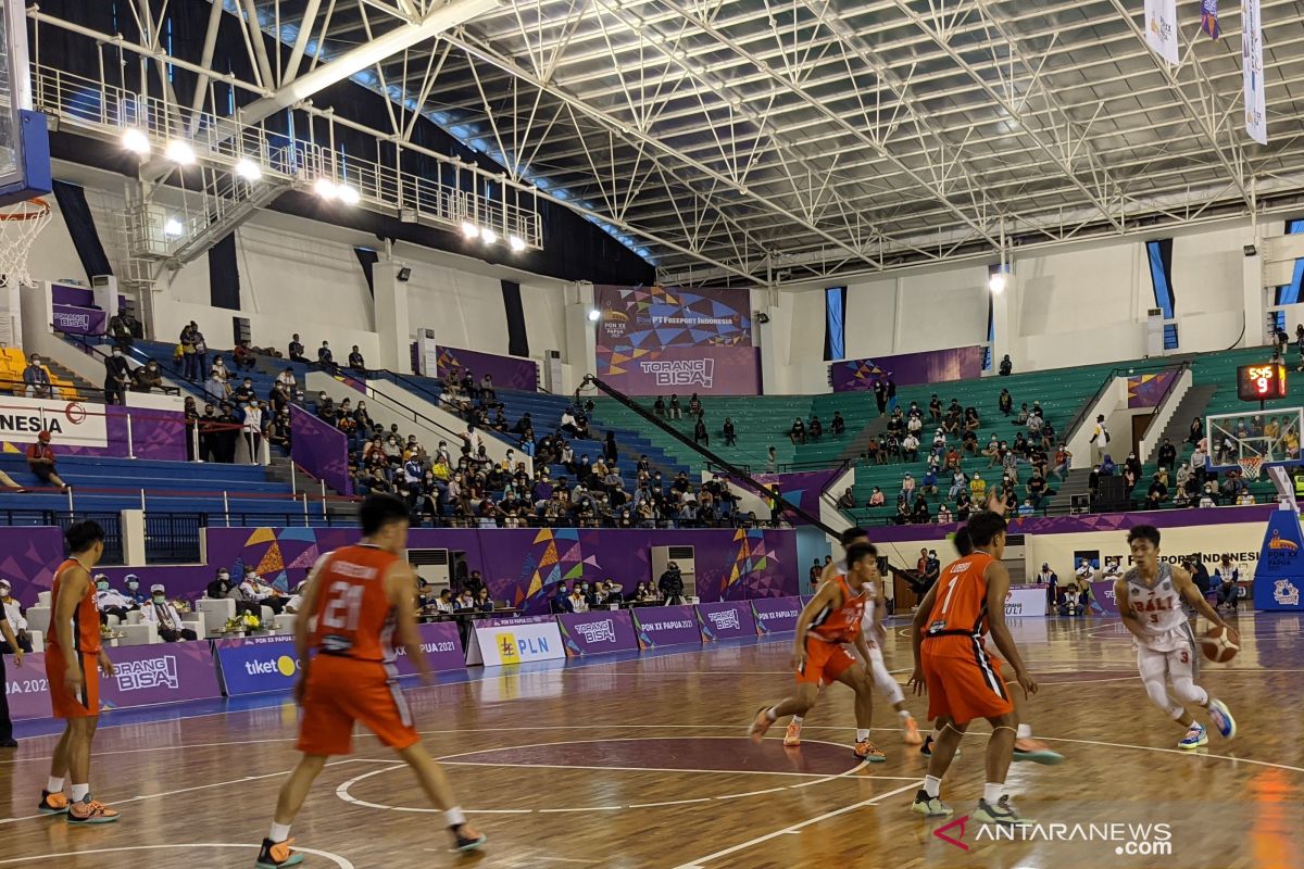 TIm basket putra Sulut ke semifinal setelah tundukkan Bali 86-56