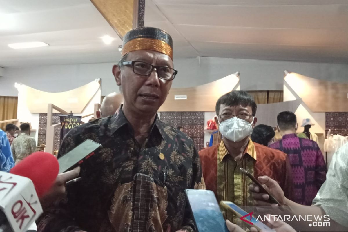 Komisioner OJK: Sektor UMKM menyerap 90 persen tenaga kerja