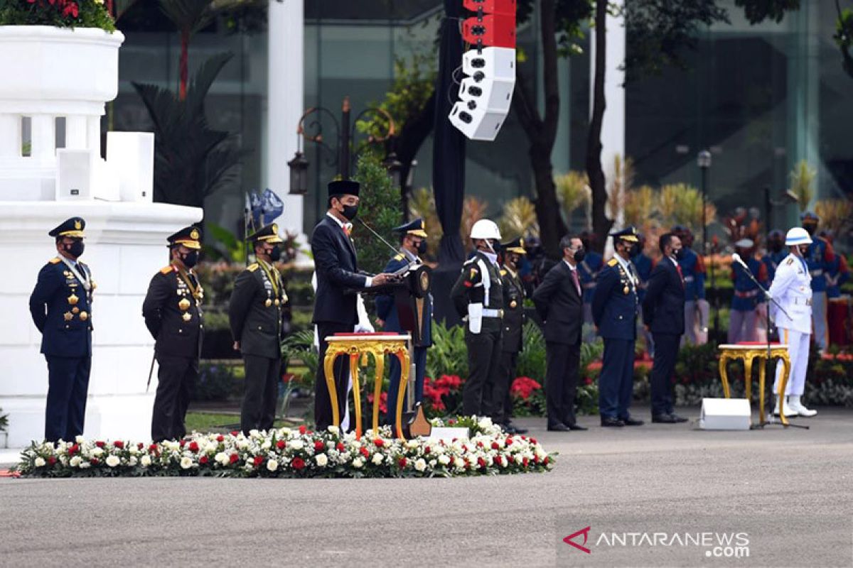 Presiden Jokowi minta TNI selalu aktif hadapi beragam spektrum ancaman