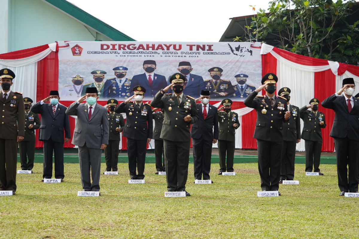 Danrem Gapu sebut pertahanan  dan keamanan dukung pemulihan ekonomi