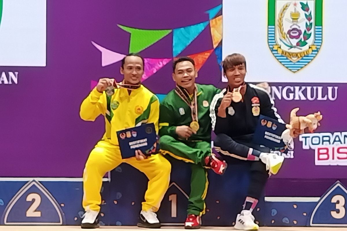 Saat lifter Indonesia di Olimpiade berebut medali PON Papua