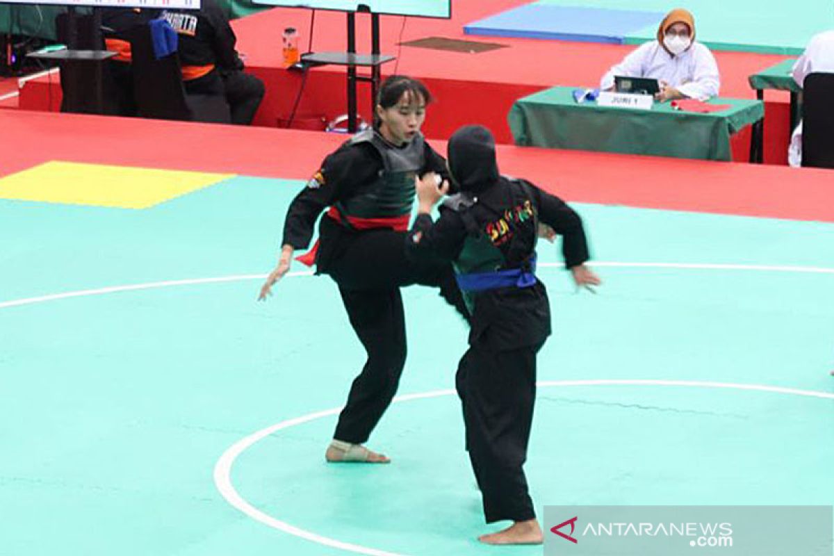 Sumbar jagokan Suci Wulandari sabet emas pencak silat PON XX