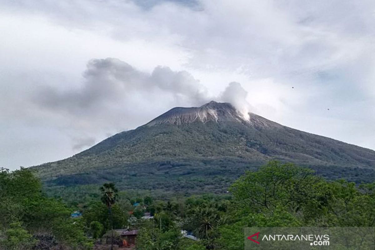Aktivitas vulkanis Gunung Ili Lewotolok meningkat, warga diminta waspada