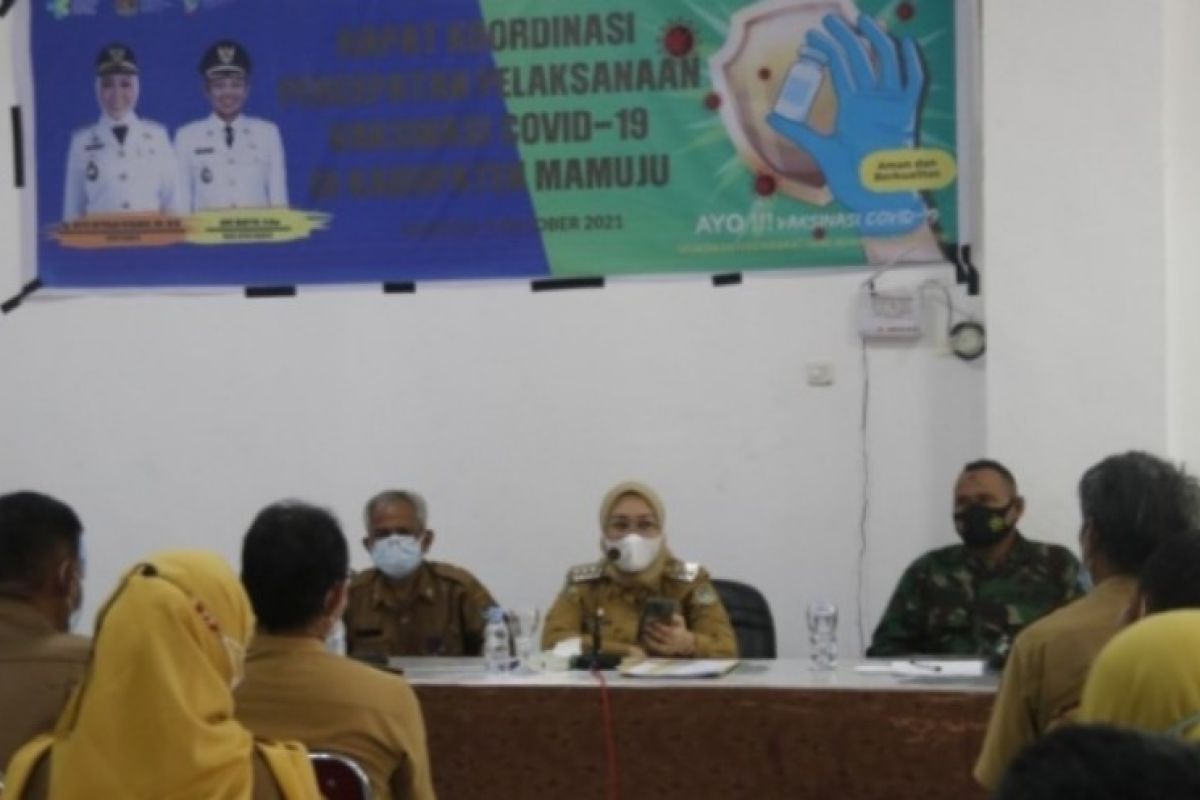 23 puskesmas di Kabupaten Mamuju selenggarakan vaksinasi serentak