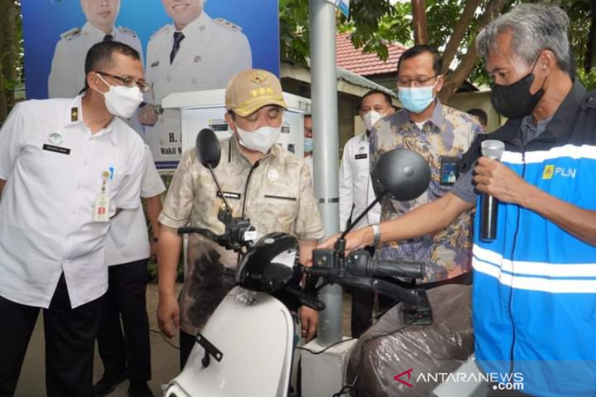 PLN dukung program motor listrik di Banjarmasin dengan buat SPLU