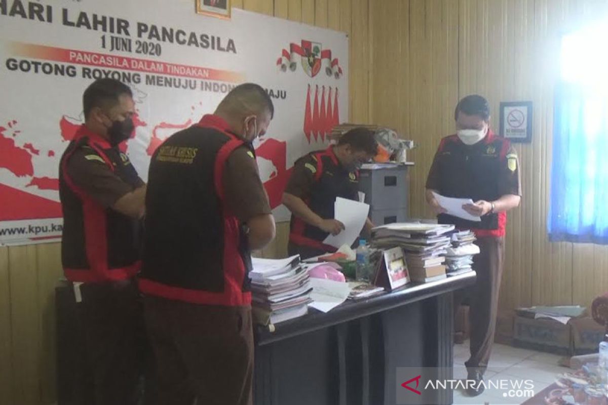 Timsus Pemberantasan Korupsi Kejari geledah kantor KPU Kapuas
