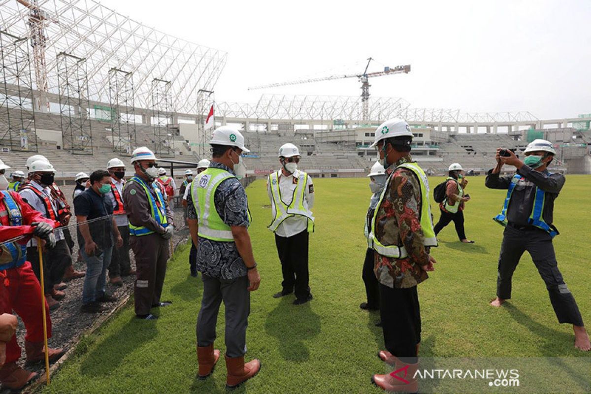 Gubernur ingin pesepak bola dunia coba Stadion Internasional Banten