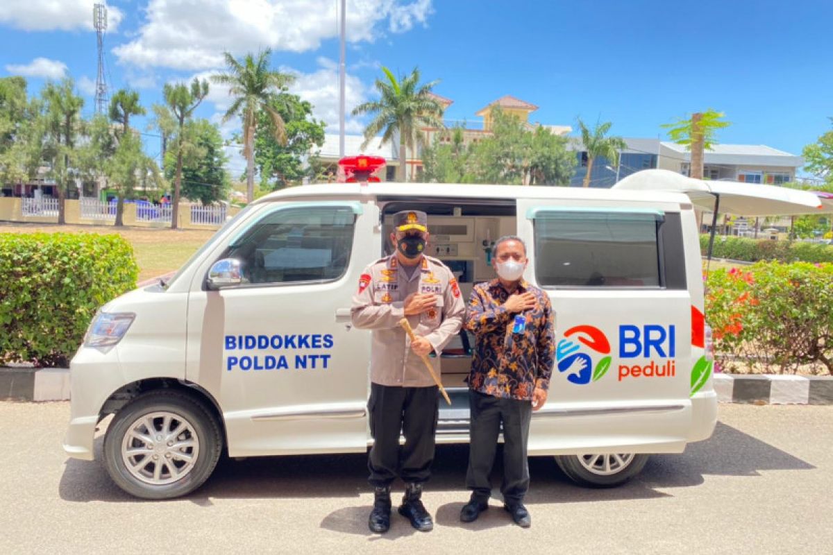 BRI Kupang bantu Polda NTT ambulans untuk layani vaksinasi COVID-19