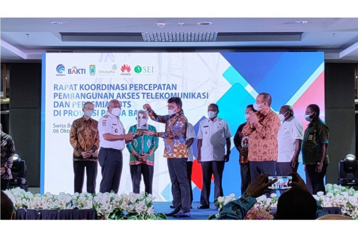 Kominfo resmikan BTS 4G "on air" Papua Barat