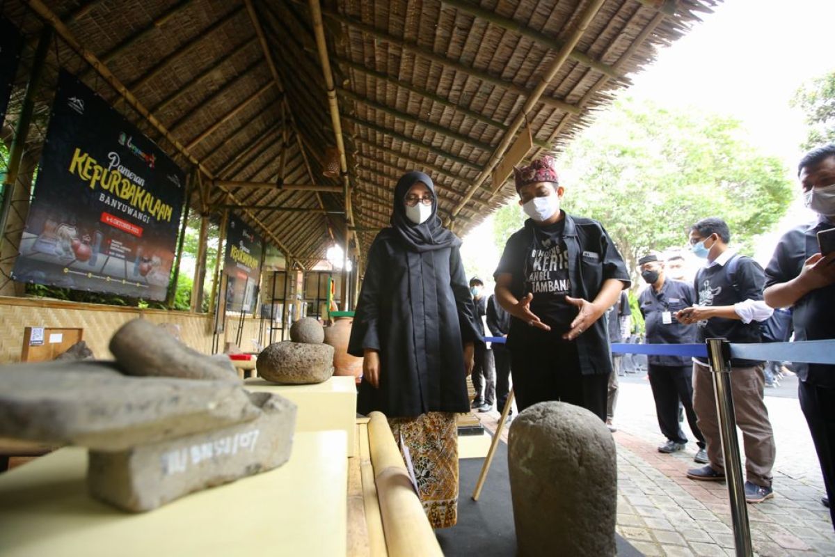 Bupati Ipuk semangati pemuda Banyuwangi tekuni kepurbakalaan