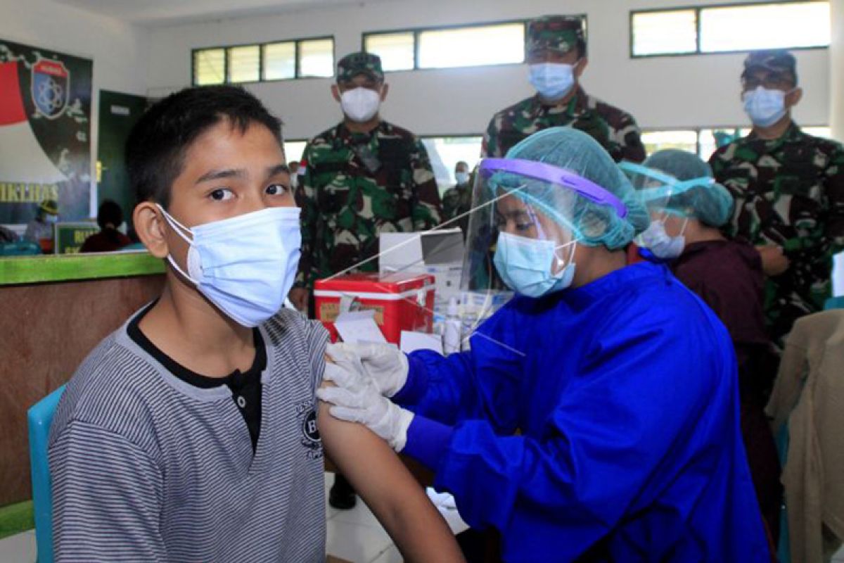 DPRD NTT dorong TNI terus gelar vaksinasi di pulau-pulau terpencil