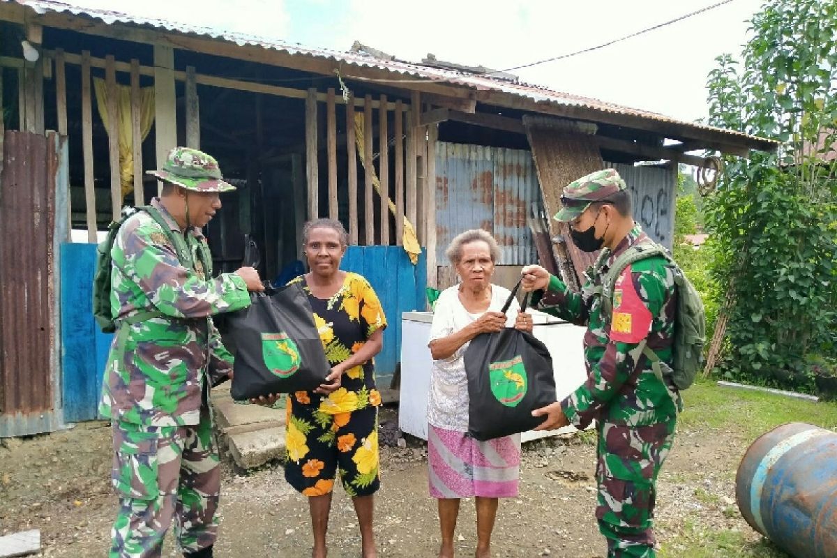 TNI salurkan bantuan sembako Pangdam XVII/Cenderawasih