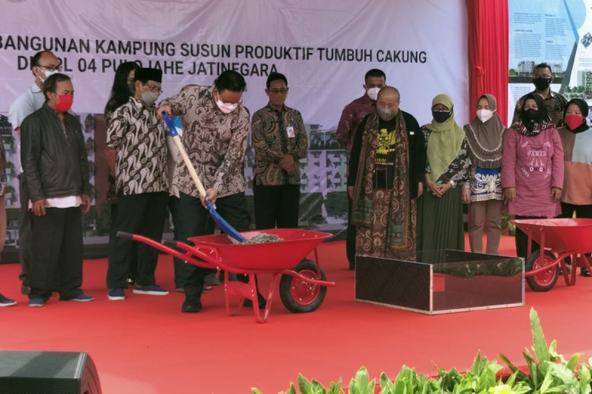 Anies meresmikan pembangunan Kampung Cakung untuk warga Bukit Duri