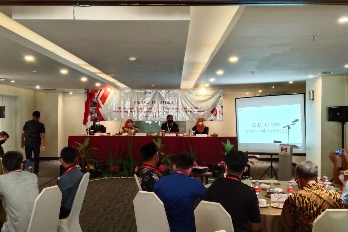 Telkom Witel Lampung laksanakan FGD dengan SMK jurusan TKJ dan TJKT