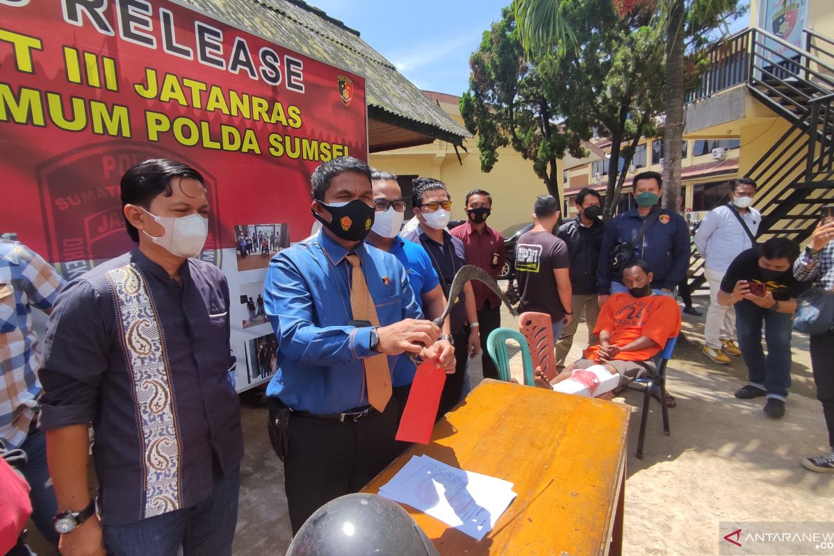 Polisi lumpuhkan buronan pembacok lansia secara sadis di Palembang