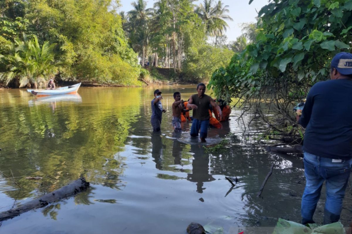 Petani hanyut terbawa banjir di Banggai ditemukan meninggal dunia
