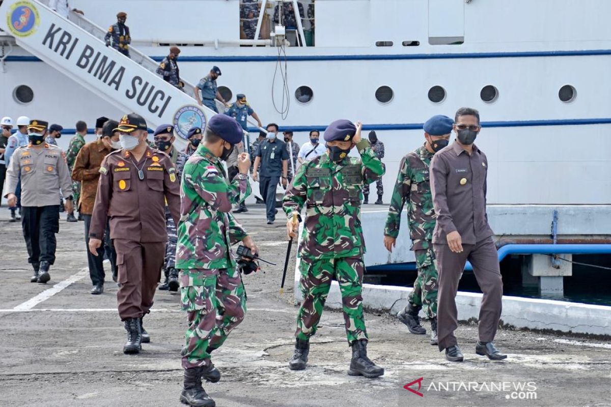 Wali kota sambut KRI Bima Suci yang merapat di Sabang