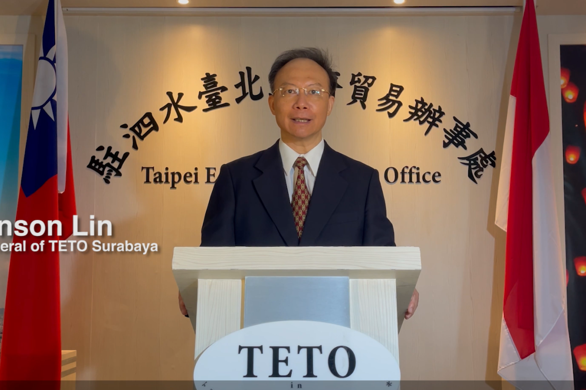 TETO Surabaya membuat baju polo peringati HUT ke-110 Taiwan