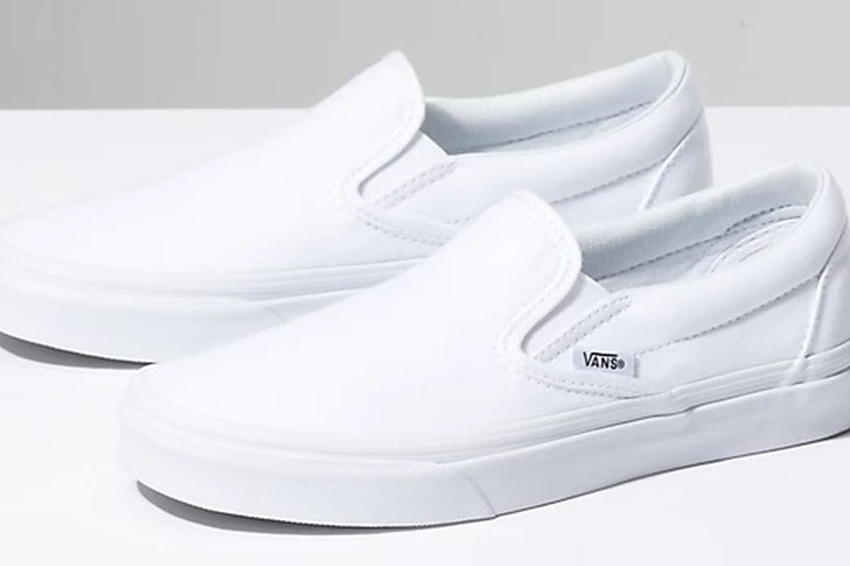 Sepatu vans on sale slip on