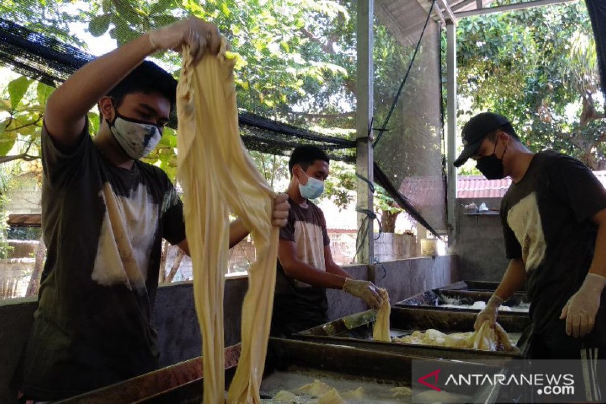 Studio pencelupan kain di Buleleng makin sukses saat pandemi