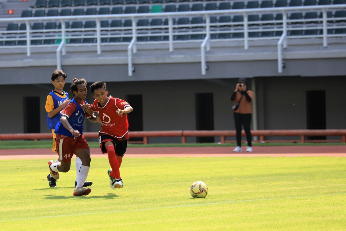 523 anak ikut seleksi diklat sepak bola di GBT Surabaya