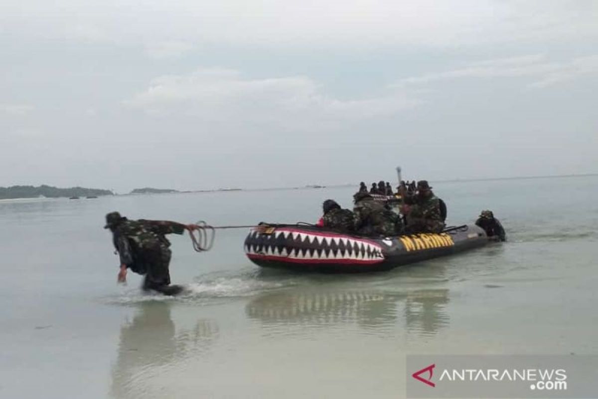 Laksamana TNI Yudo Marhono tinjau pelaksanaan latihan Taifib Marinir di Belitung