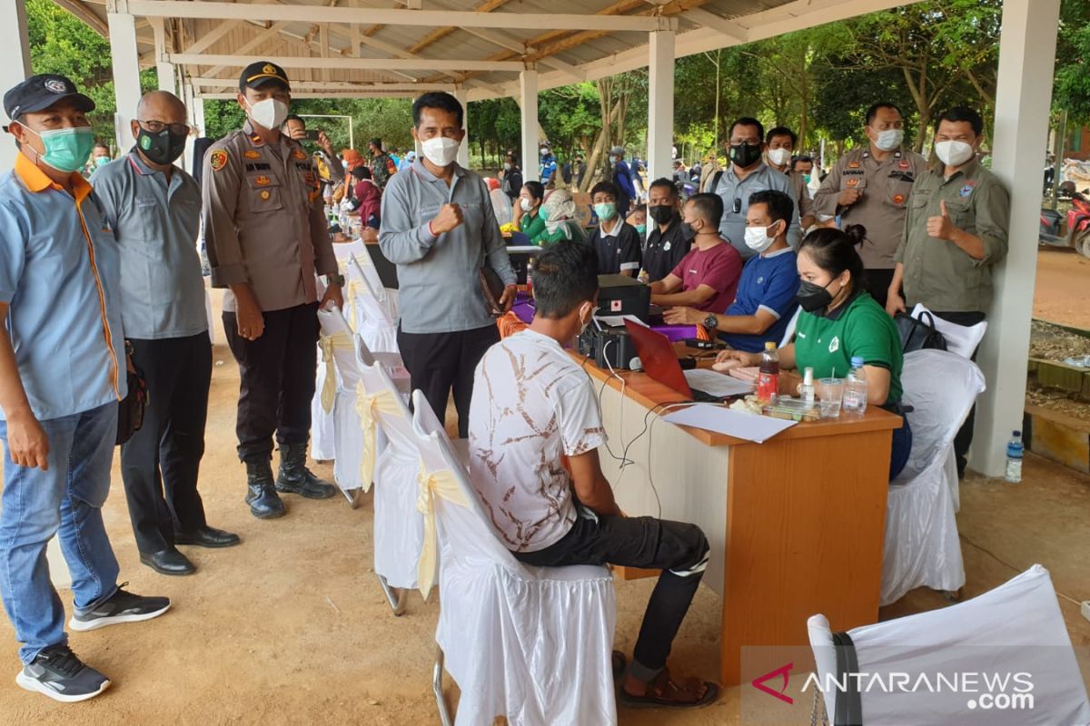 Tim Percepatan kawal vaksinasi di perkebunan Kabupaten Ketapang