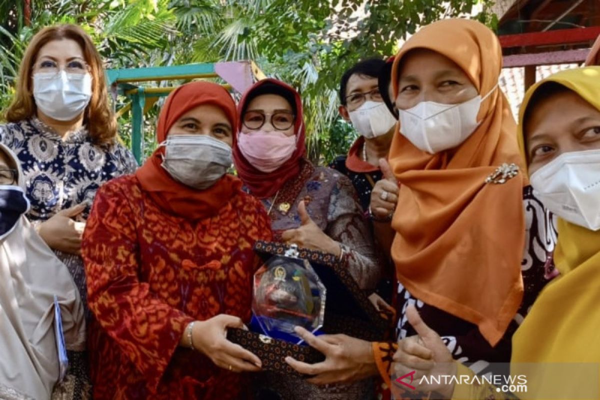 Anggota DPR apresiasi kerja cepat Risma saat kunjungi YPA Aisyiyah